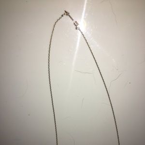 SMALL GOLD ARROW NECKLACE